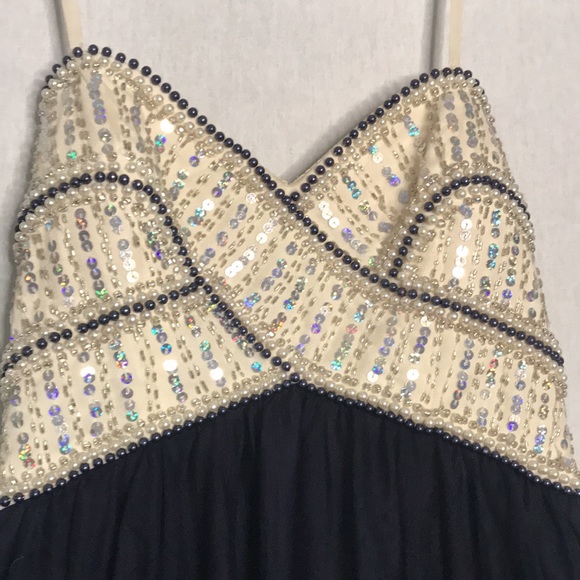 Glamorous Ballroom Ballerina Cocktail Vibes - Picture 4 of 7